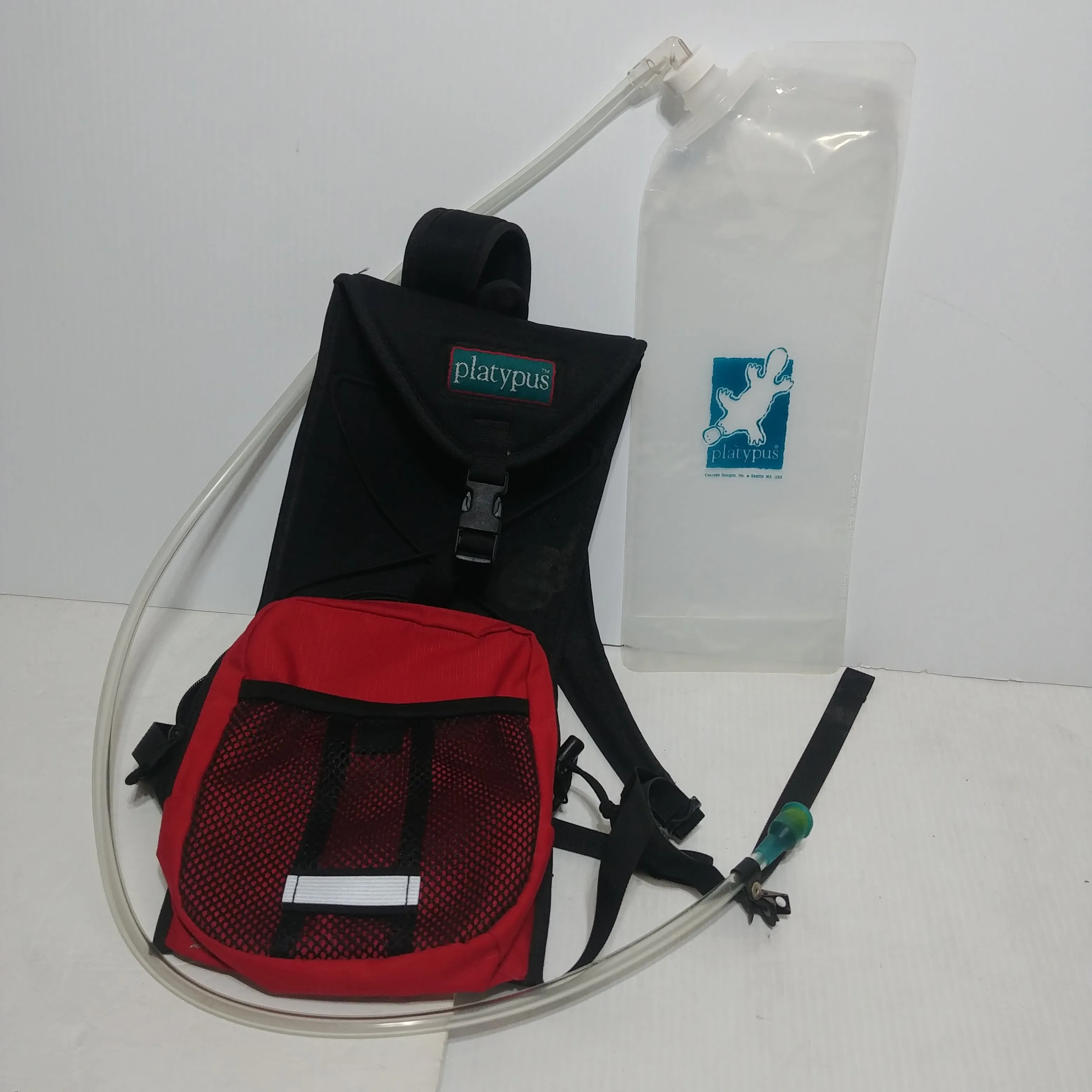 Platypus Hydration Pack w Bladder - Pre-owned - RVZFKJ